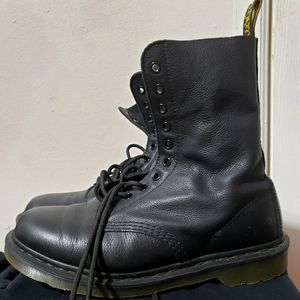 Dr. Martens Boots 1490 Size 9
